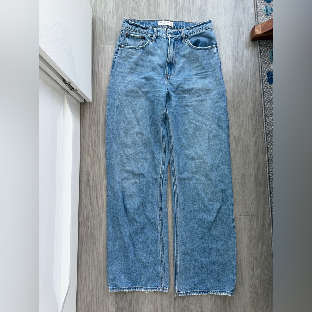 Abercrombie & Fitch Straight-Leg High Rise Jeans